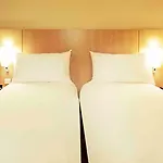 Ibis Lomme Centre מלון ליל
