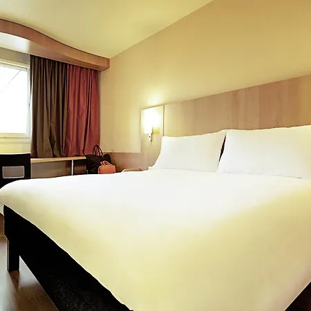 Ibis Lomme Centre 3*
