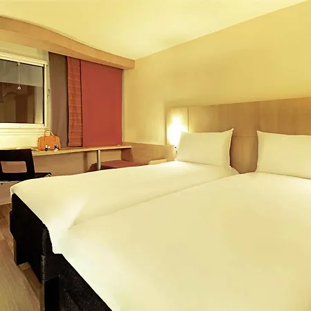 Hotel Ibis Lomme Centre 3*