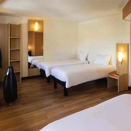 Ibis Lomme Centre 호텔