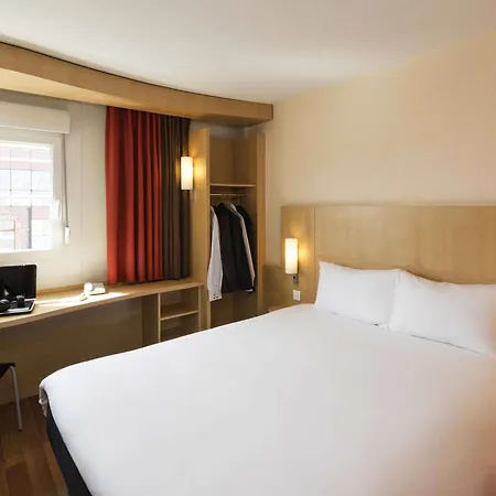 Hotel Ibis Lomme Centre 3*