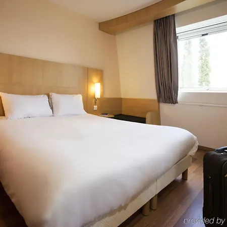 Ibis Lomme Centre Hotel