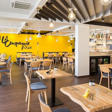 宜必思里尔洛姆中心酒店 酒店