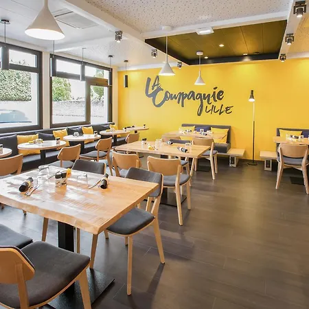 Ibis Lomme Centre מלון 3*