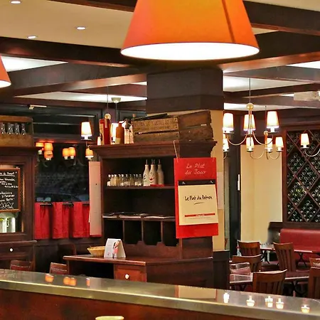 Ibis Lomme Centre מלון