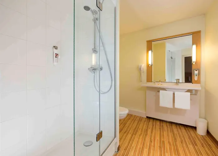 Ibis Lomme Centre Hotel 3*