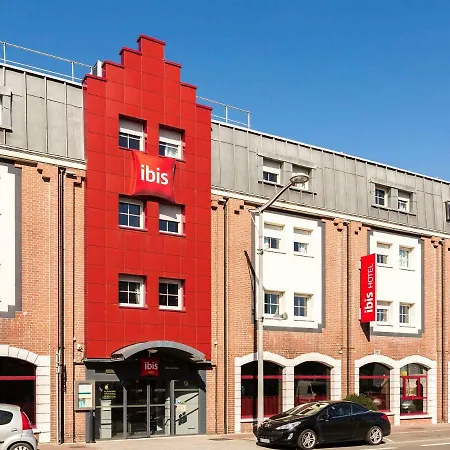 Ibis Lomme Centre מלון